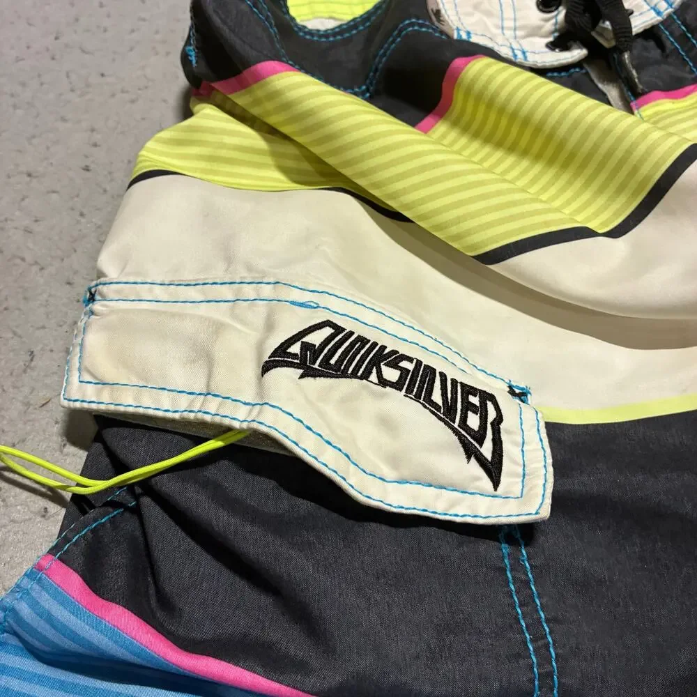 Vintage Quiksilber Boardshorts Mens 36 Multicolor Embroidered